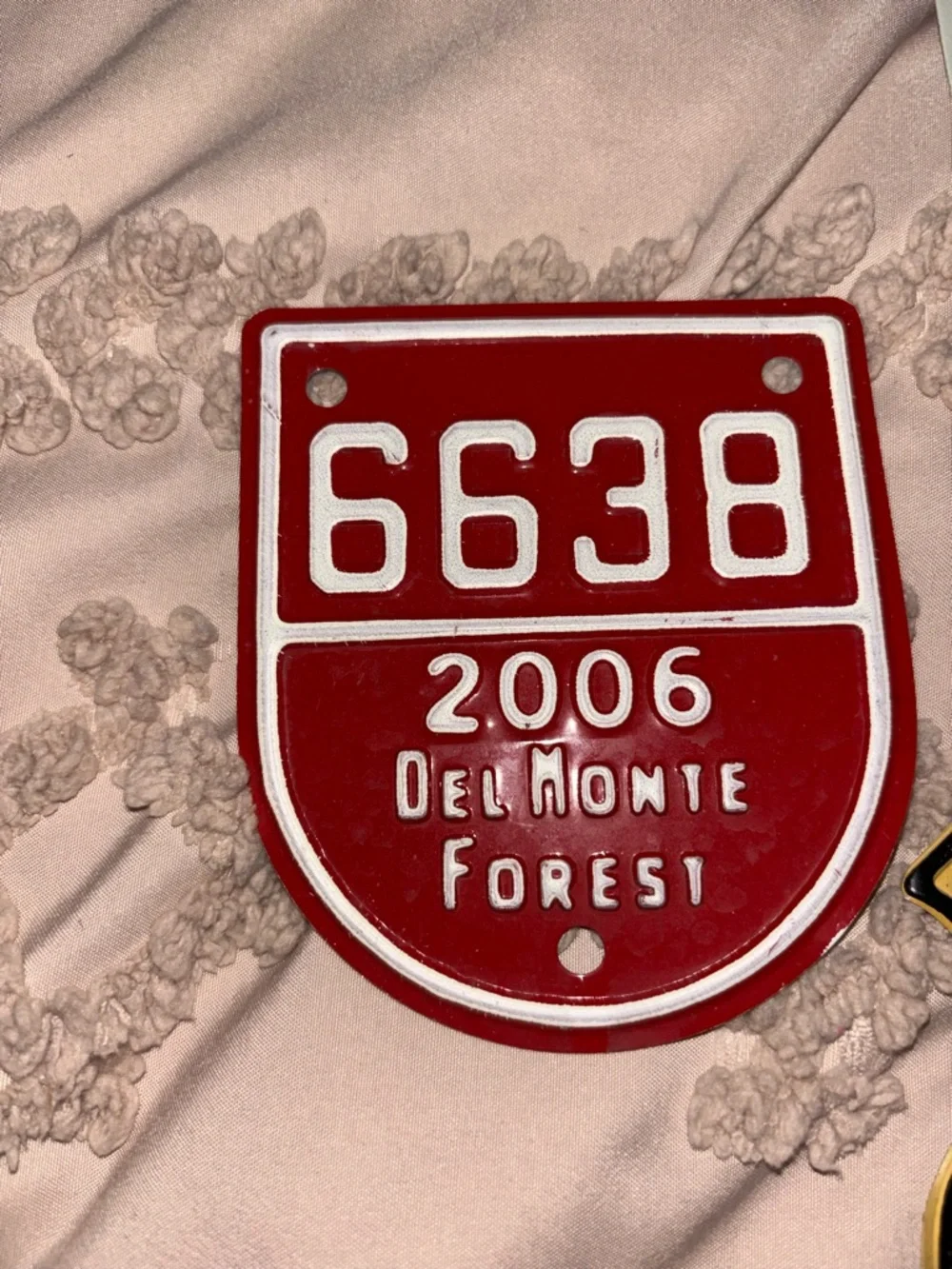 80s & 90s Del Monte Forest - Pebble Beach Auto Car License Plate Gate Badges (5) - Picture 5 of 7